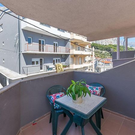 Apartments Ana 奥米什 外观 照片