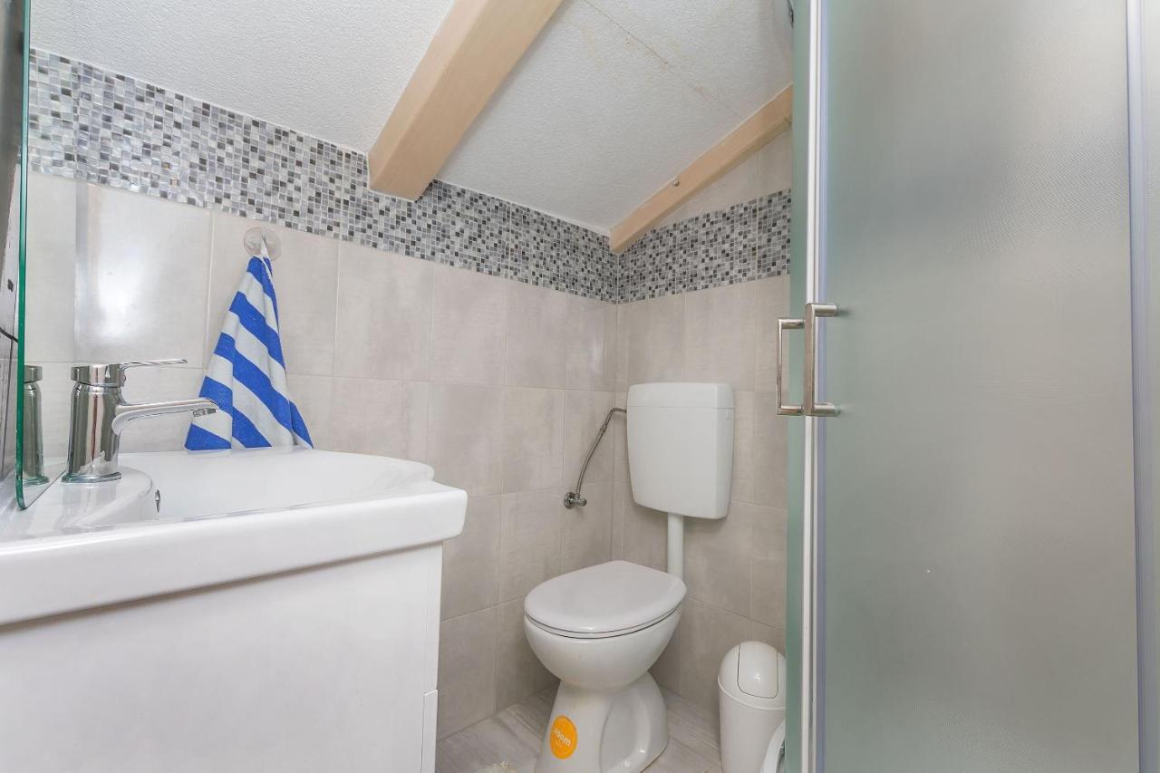 Apartments Ana 奥米什 外观 照片