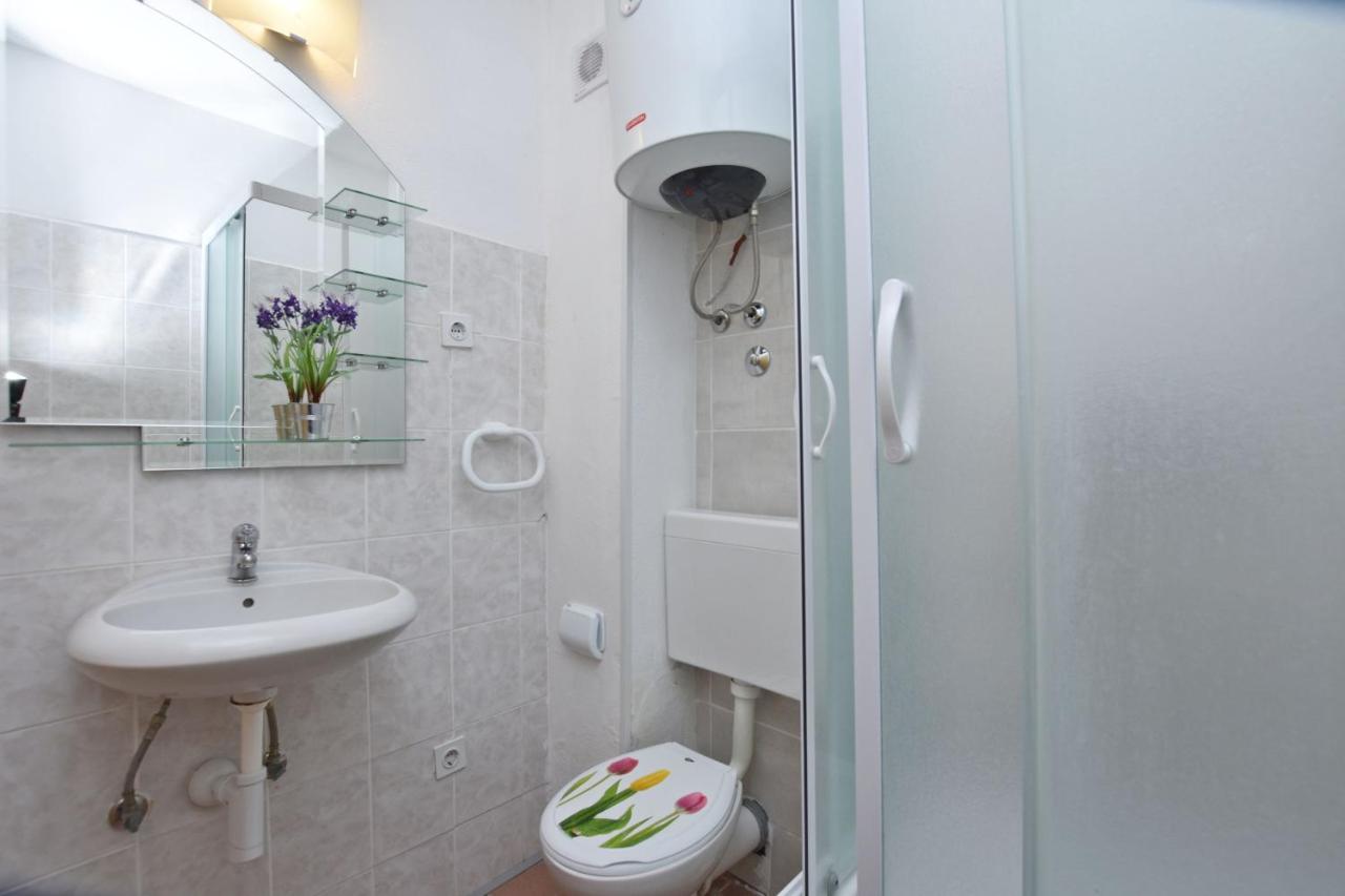 Apartments Ana 奥米什 外观 照片