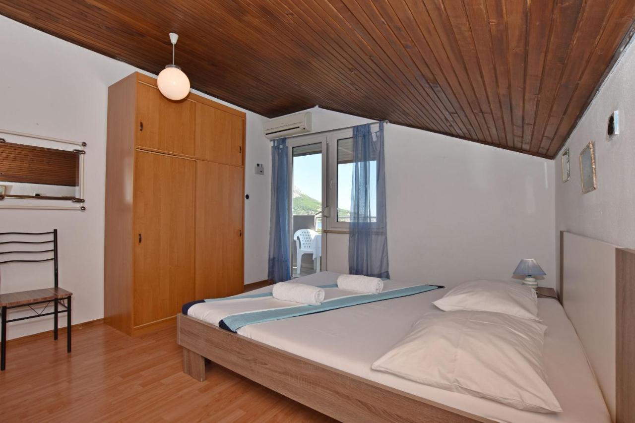 Apartments Ana 奥米什 外观 照片