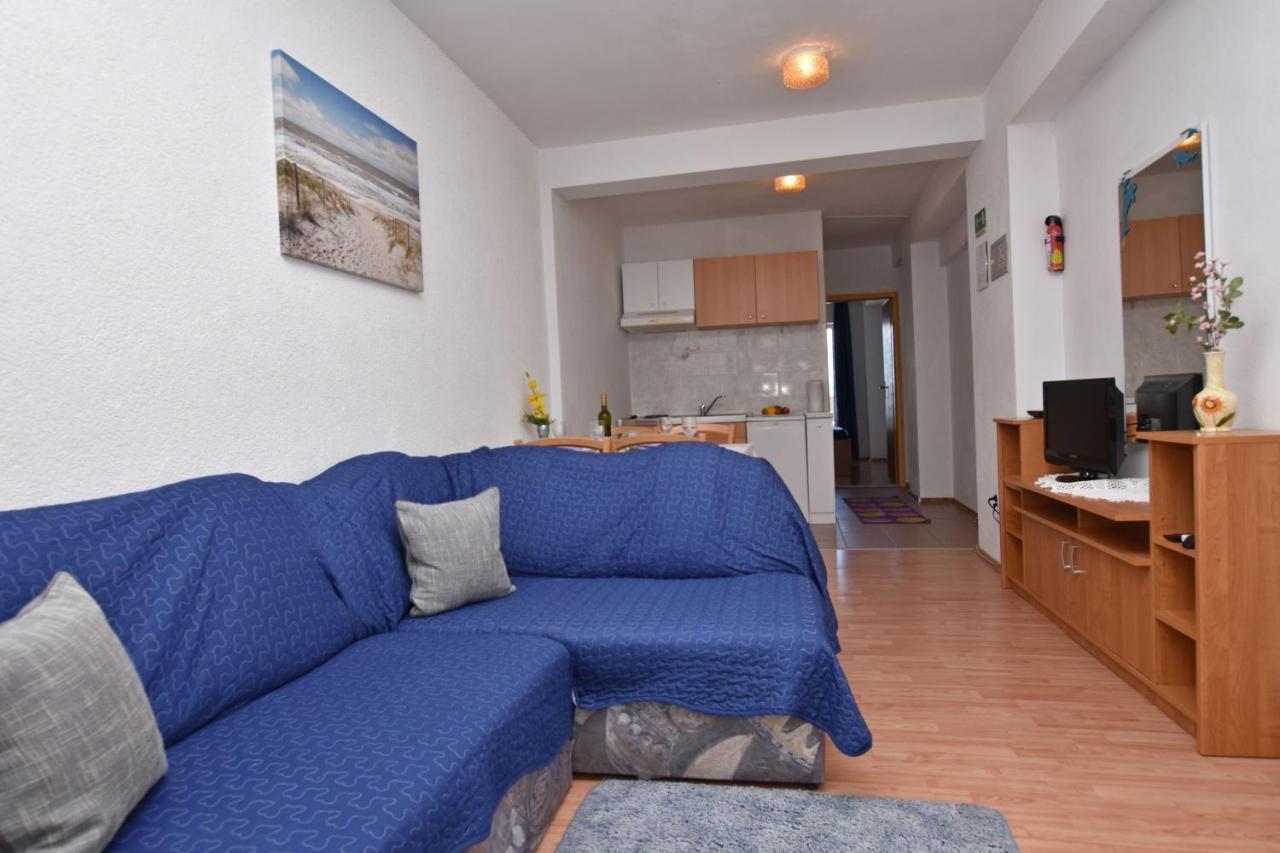 Apartments Ana 奥米什 外观 照片