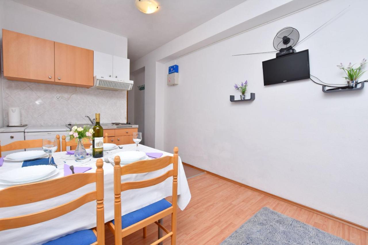 Apartments Ana 奥米什 外观 照片