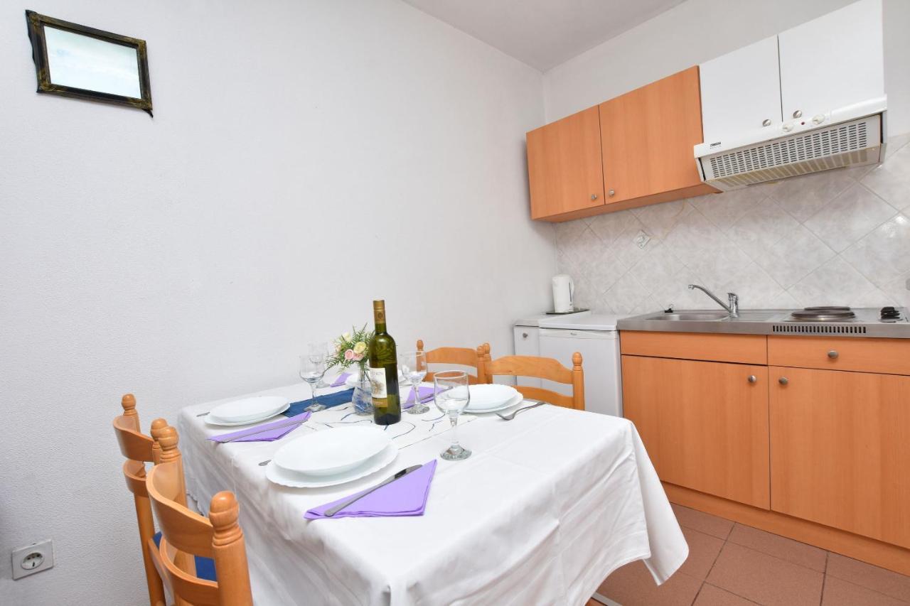 Apartments Ana 奥米什 外观 照片